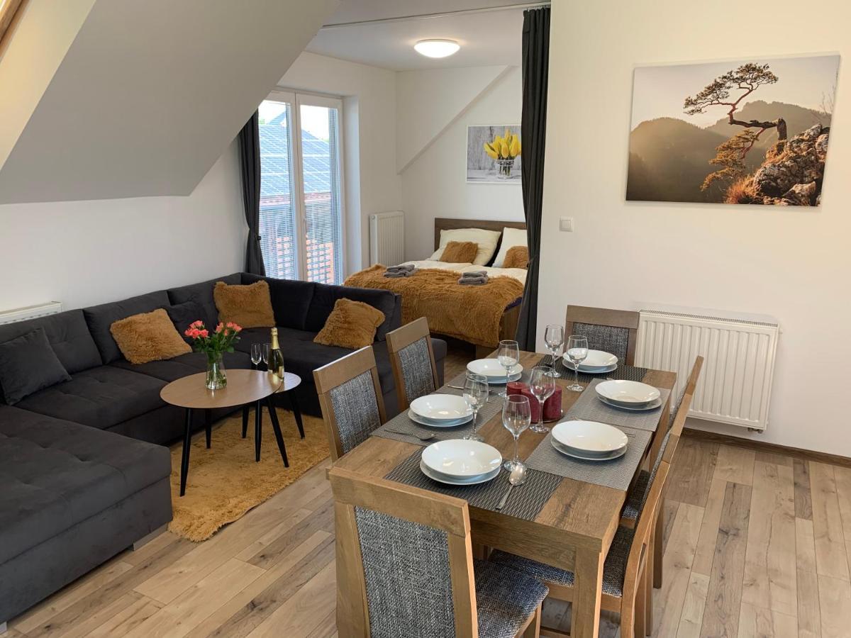 Cozy 2-Bedroom Vacation Apartment With Entire Top Floor Gaj  Kültér fotó